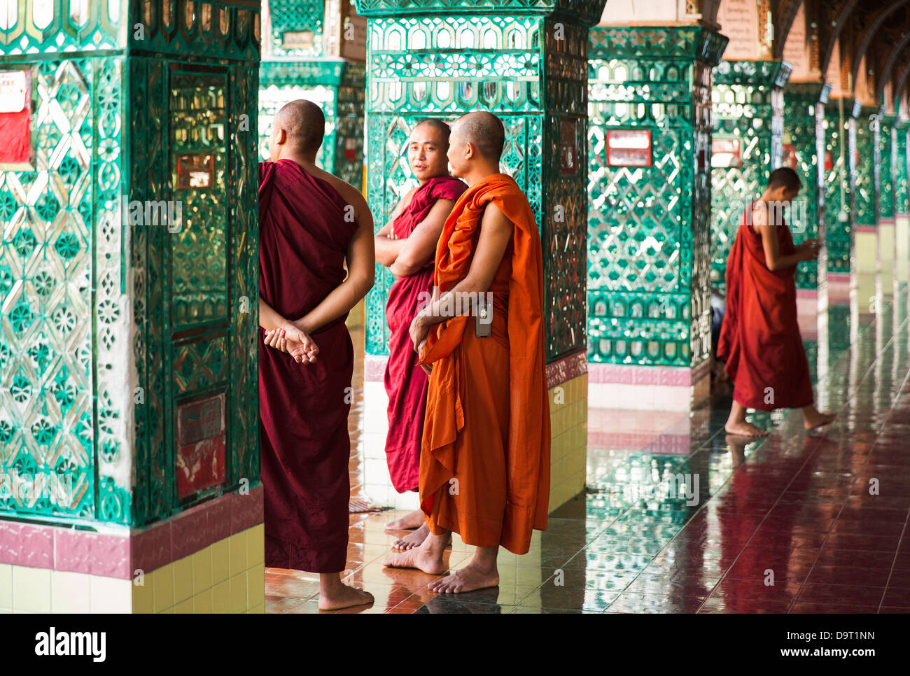 Moines, Mandalay Hill, le Myanmar (Birmanie) Banque D'Images