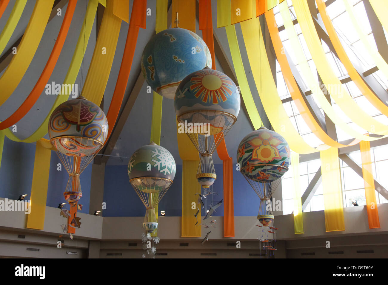 Décorations au toit de l'aire de restauration de l'attraction terrestre, l'Epcot Center, Orlando en Floride Banque D'Images