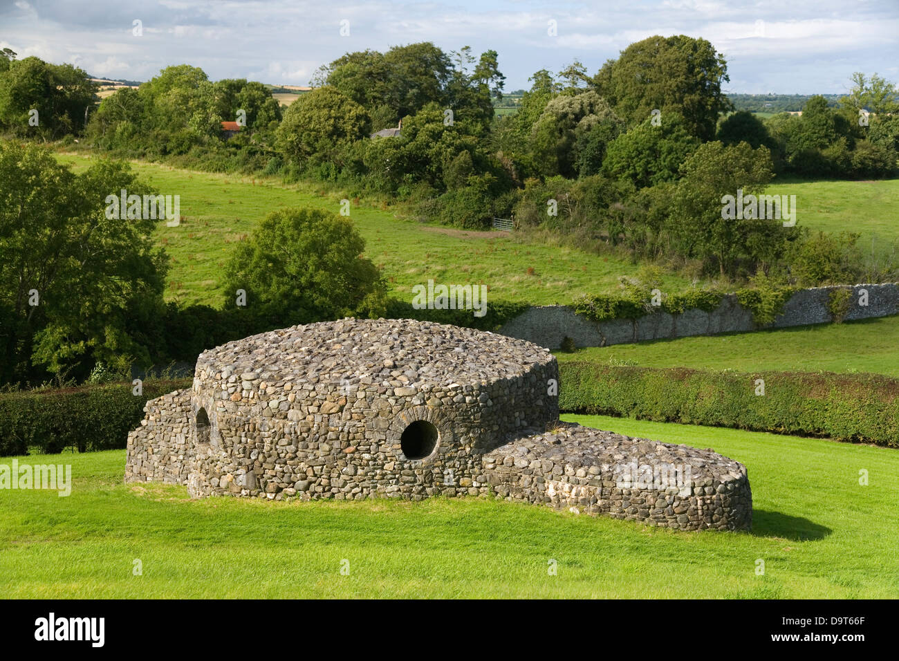 Newgrange passage tombe. Brú na Bóinne. Le comté de Meath, Irlande Banque D'Images