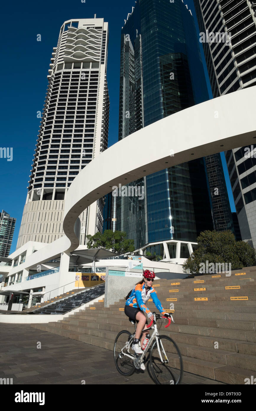 Les bâtiments de grande hauteur moderne à l'Eagle Street Pier au bord de la rivière de Brisbane CBD Queensland Australie Banque D'Images