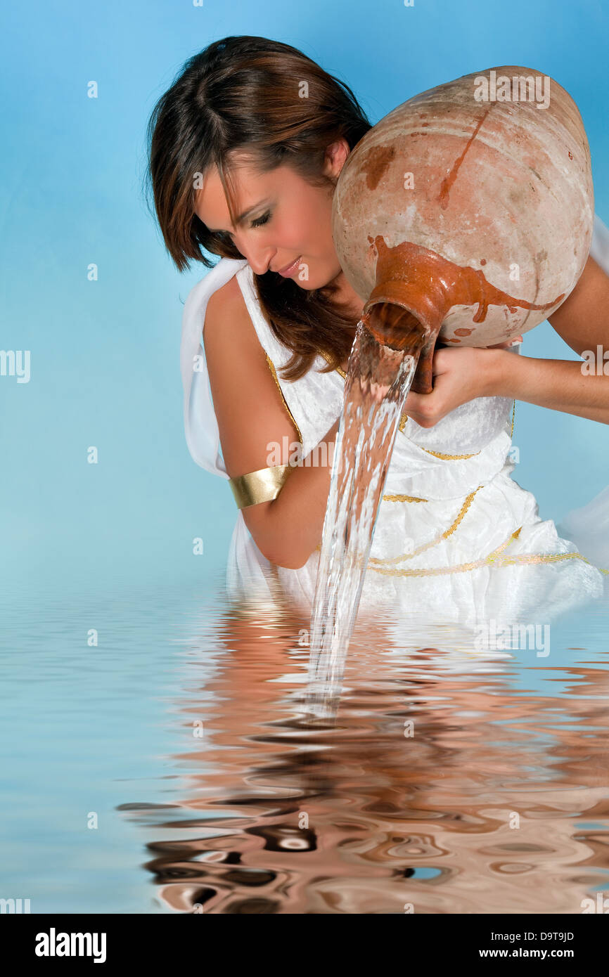 Verseau ou Water-Carrier femme, cette photo fait partie d'une série de douze signes du zodiaque de l'astrologie Banque D'Images