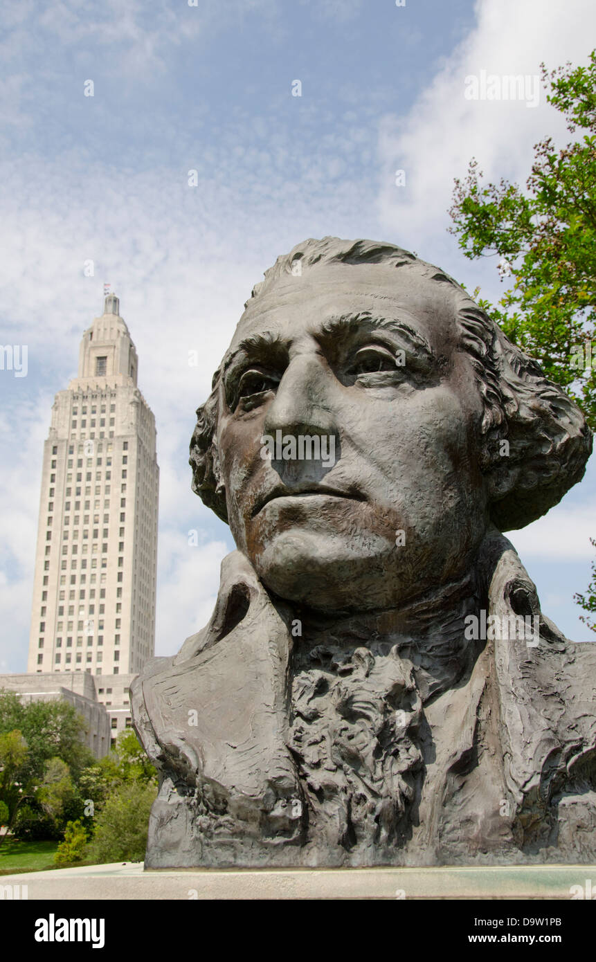 De la Louisiane, Bâton Rouge. Buste de George Washington, en face de la Louisiana State Capitol building, vers 1932, l'art déco. Banque D'Images