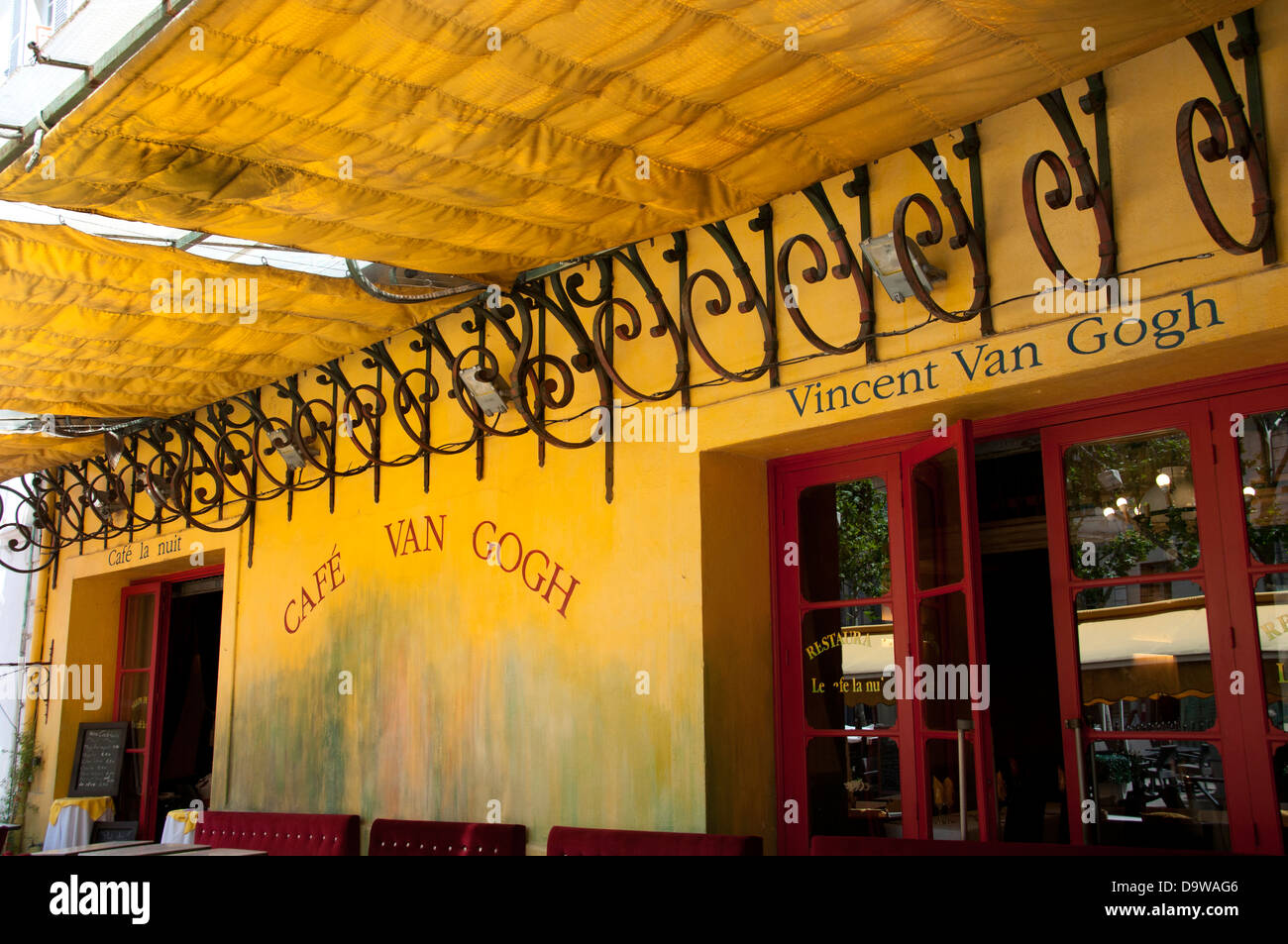 Café van Gogh ( La terrasse de café de nuit ) Place du Forum Arles France Vincent van Gogh 1853-1890 Pays-Bas Néerlandais Banque D'Images