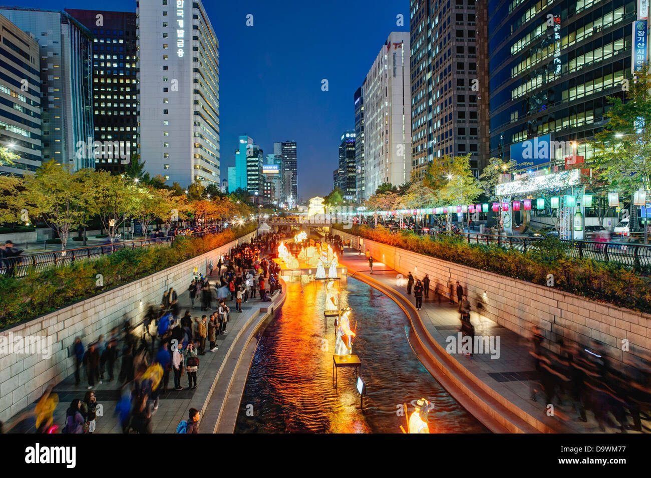 Fête des lanternes qui a lieu chaque année le long de la Cheonggyecheon Stream, Séoul, Corée du Sud, Asie Banque D'Images