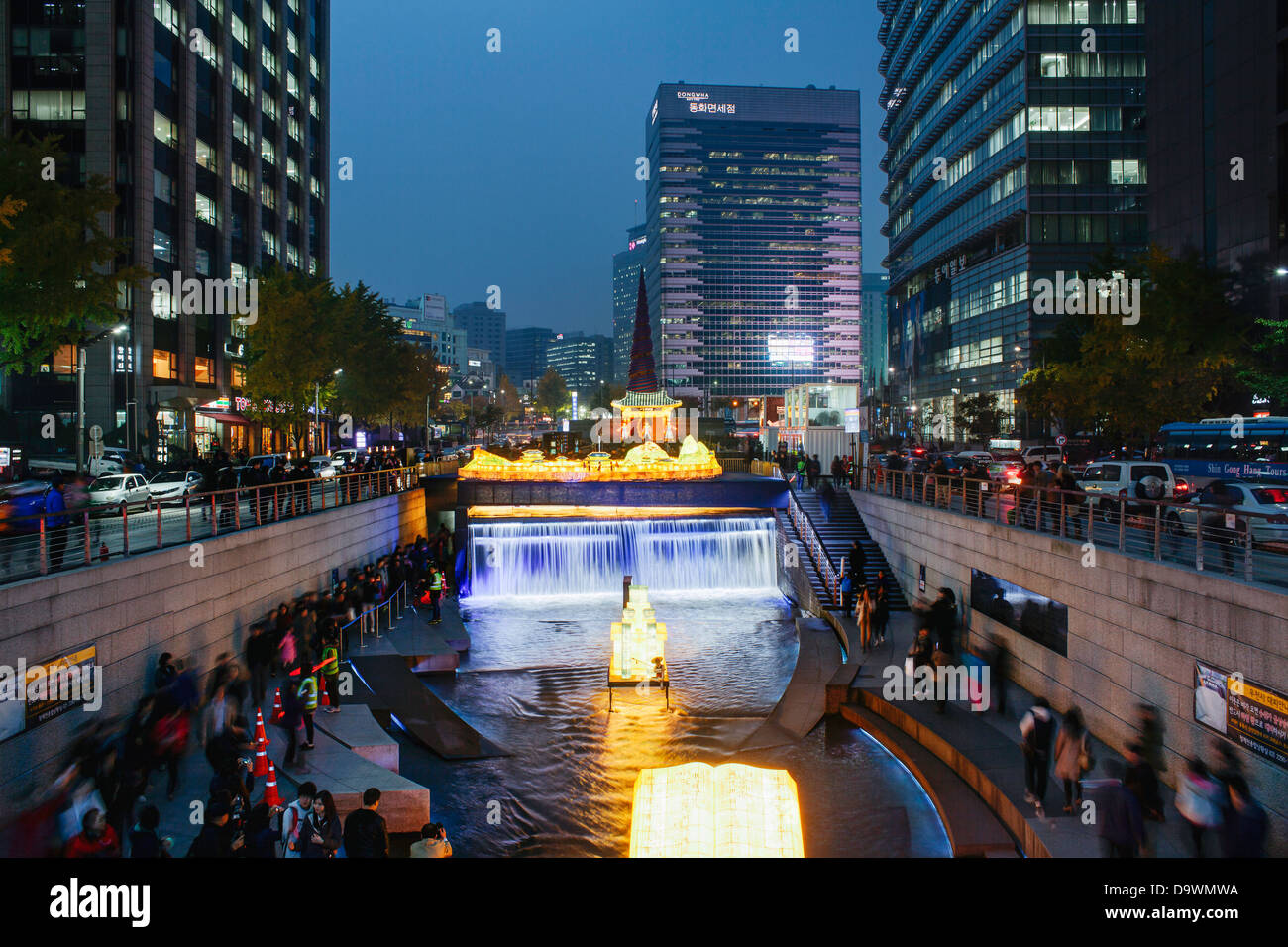 Fête des lanternes qui a lieu chaque année le long de la Cheonggyecheon Stream, Séoul, Corée du Sud, Asie Banque D'Images
