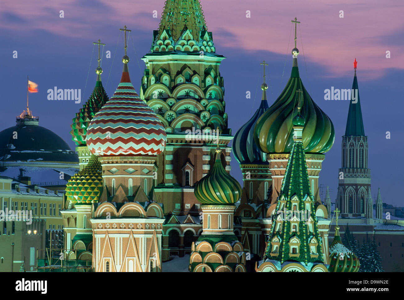 La cathédrale Saint-Basile chrétienne en neige de l'hiver, la Place Rouge, l'UNESCO World Heritage Site, Moscou, Russie, Europe Banque D'Images