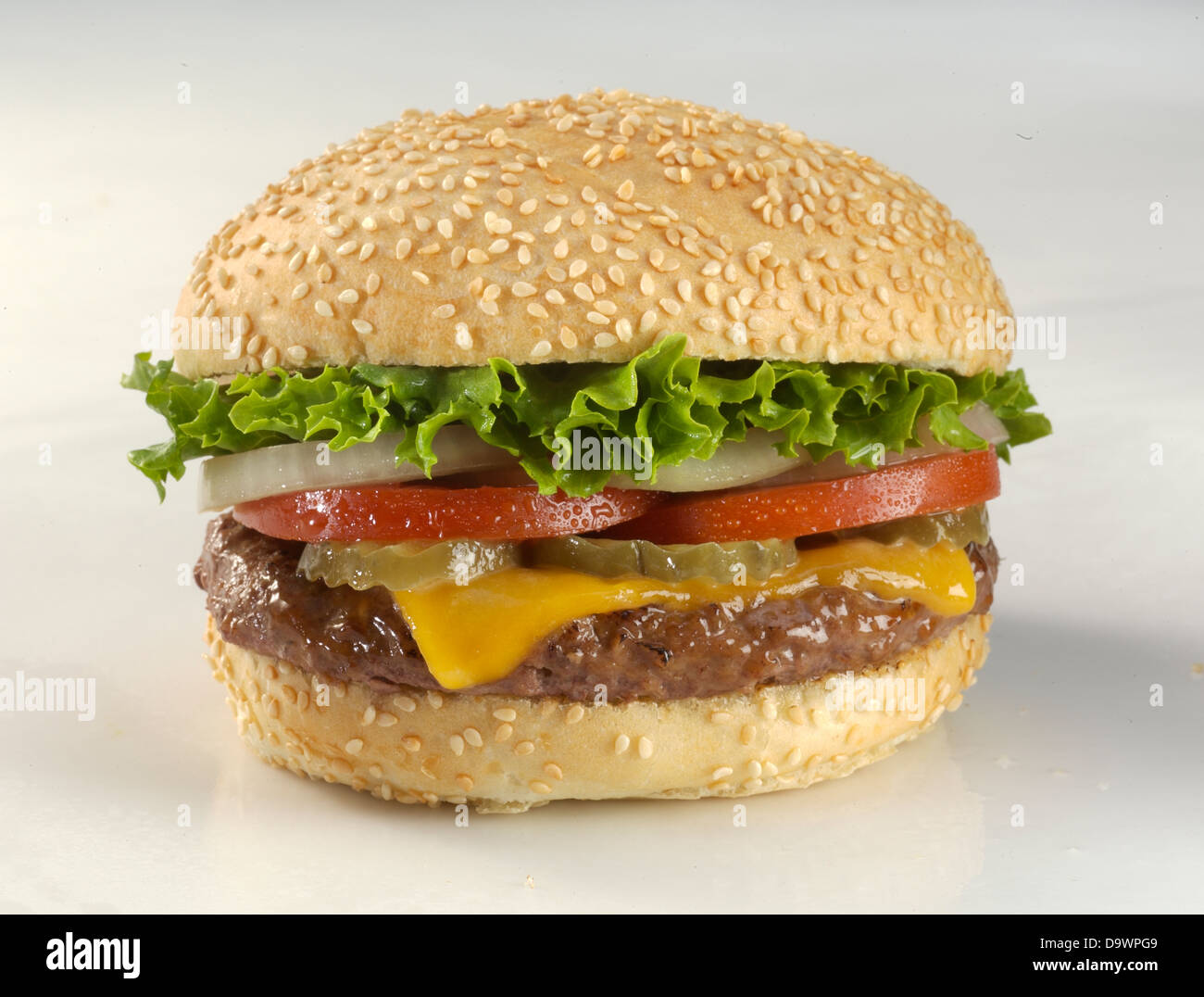 Cheeseburger classique Banque D'Images