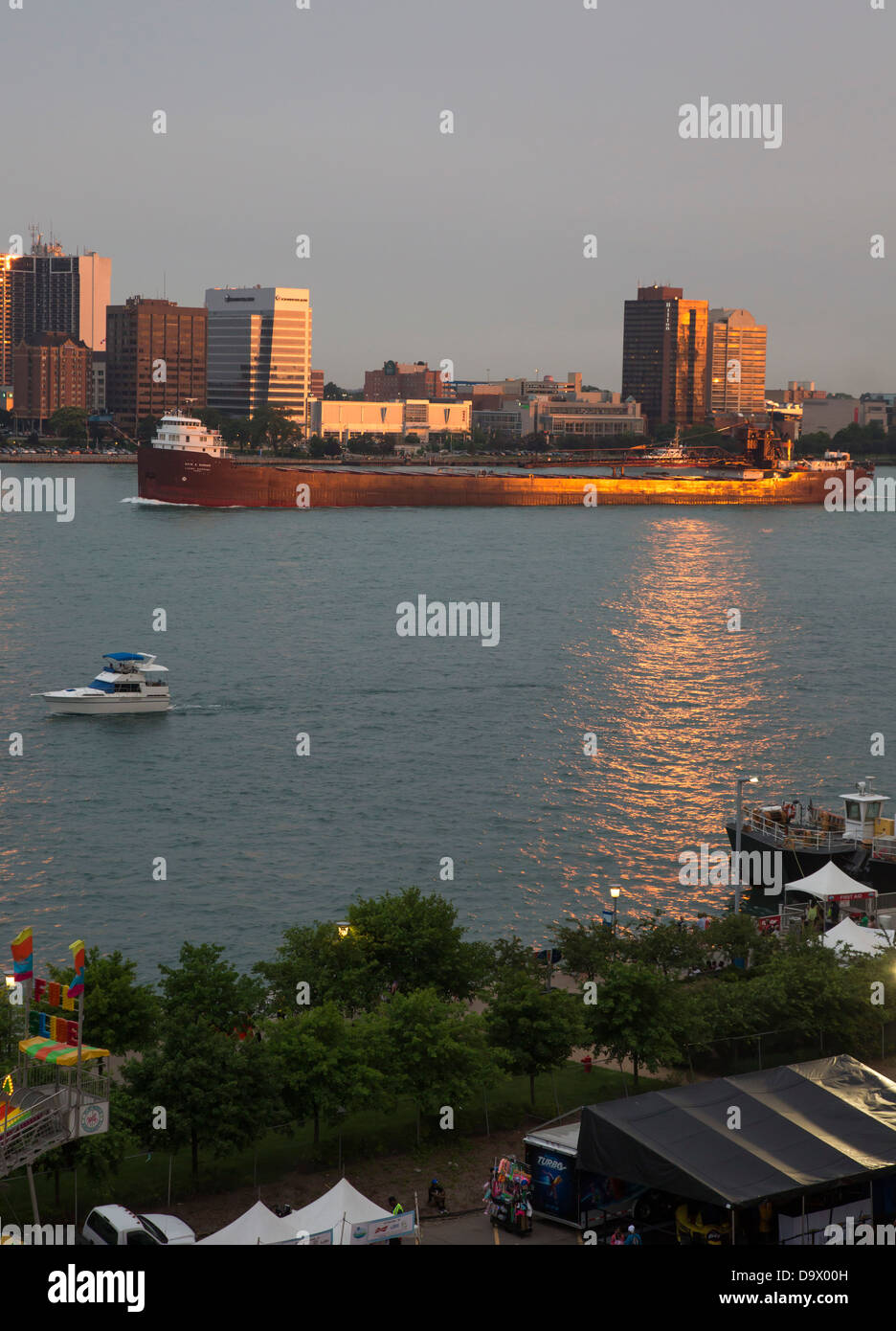 Bateau des Grands Lacs sur la rivière Détroit Banque D'Images