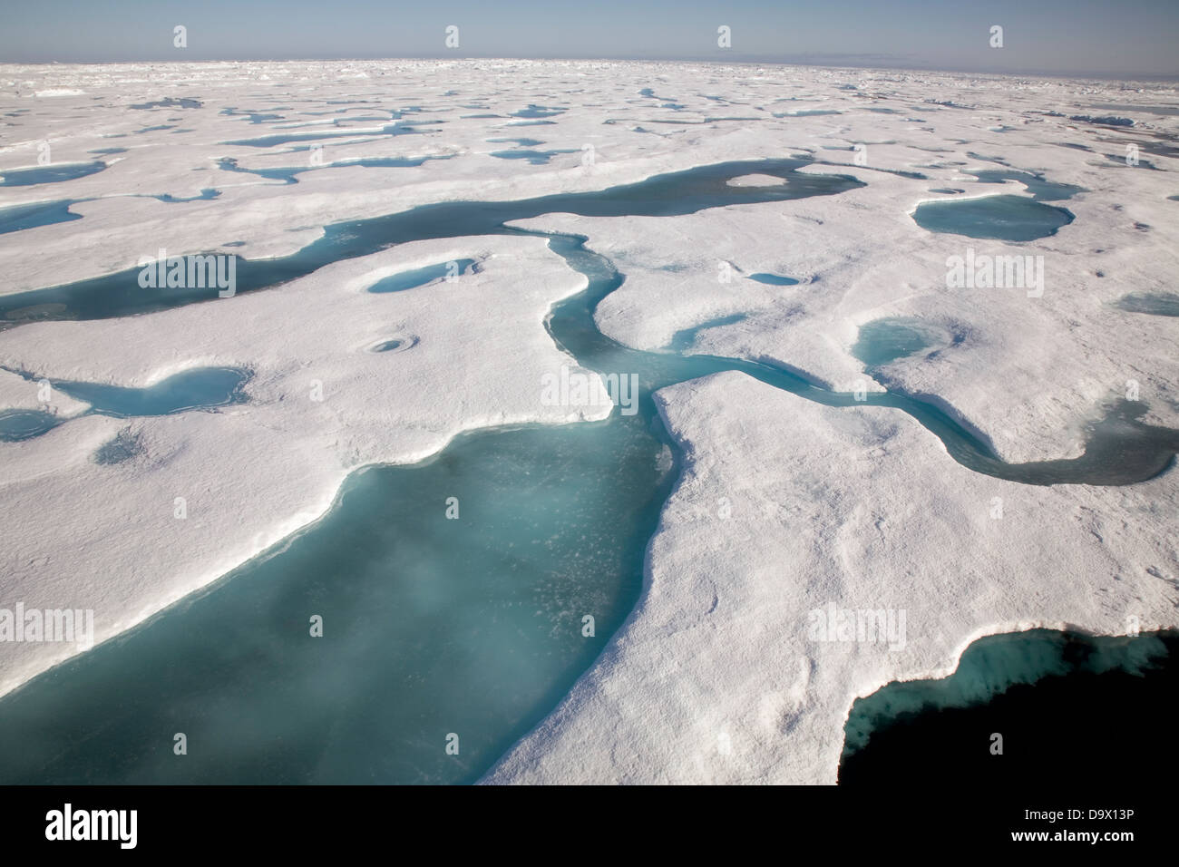 Sur ses voyages dans le nord du Groenland, MS FRAM pousse au nord jusqu'à la mer permet de glace Banque D'Images