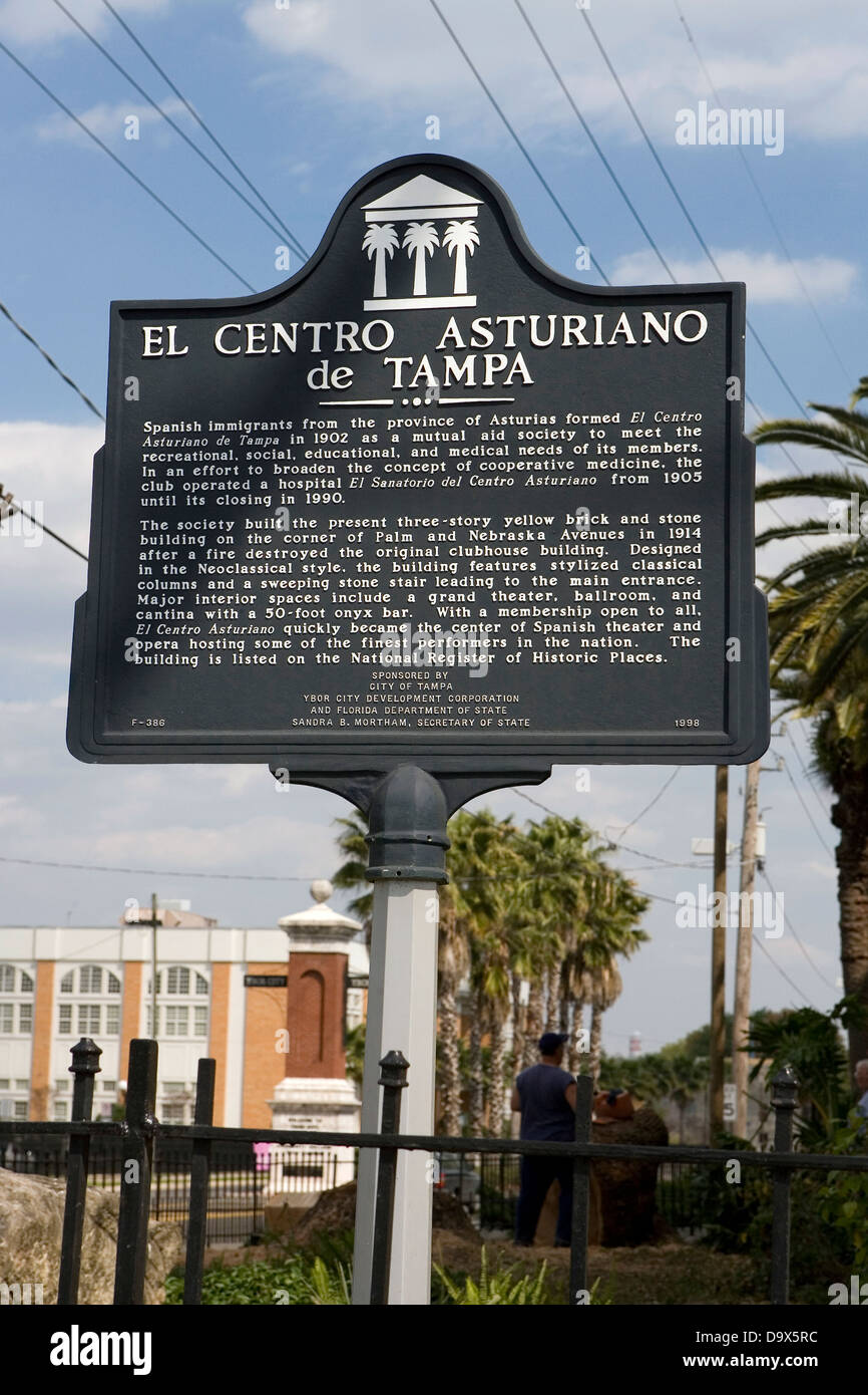 EL CENTRO ASTURIANO de Tampa les immigrants espagnols de la province des Asturies Formée El Centro Asturiano de Tampa en 1902 d Banque D'Images EL CENTRO ASTURIANO de Tampa les immigrants espagnols de la province des Asturies Formée El Centro Asturiano de Tampa en 1902 d Banque D'Images