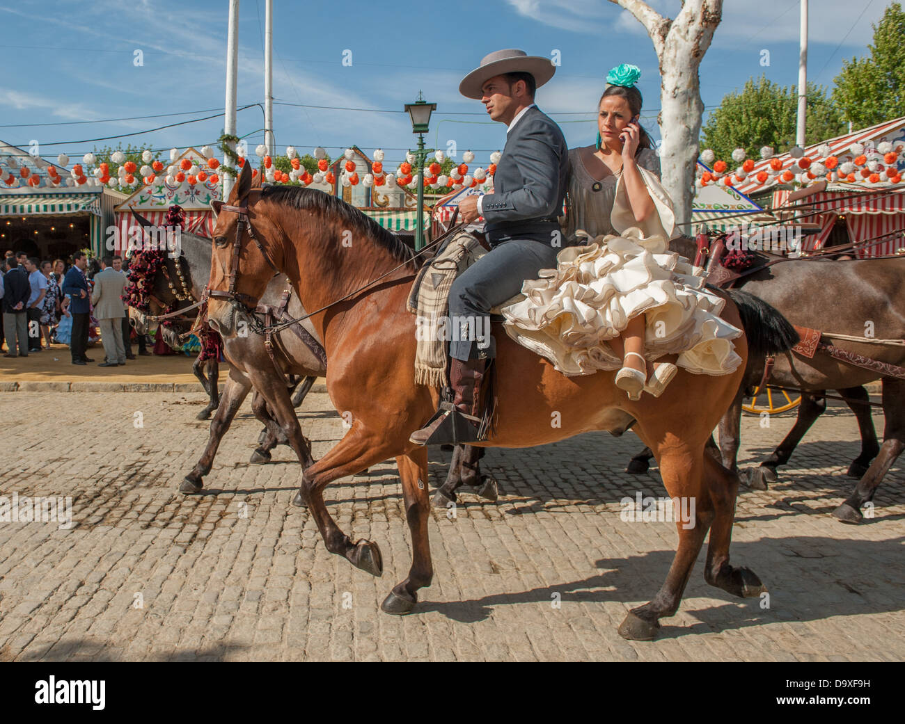 Séville, ESPAGNE - Avril 25 : les cavaliers à la foire d'Avril de Séville, 25 avril 2012 à Séville, Espagne Banque D'Images
