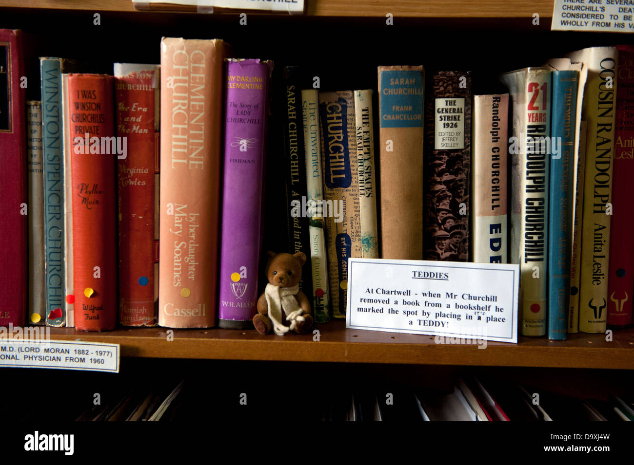 Collection de souvenirs de Churchill sous la menace à Bletchley Park, Milton Keynes, Buckinghamshire, Angleterre, accueil d'énigme. Banque D'Images