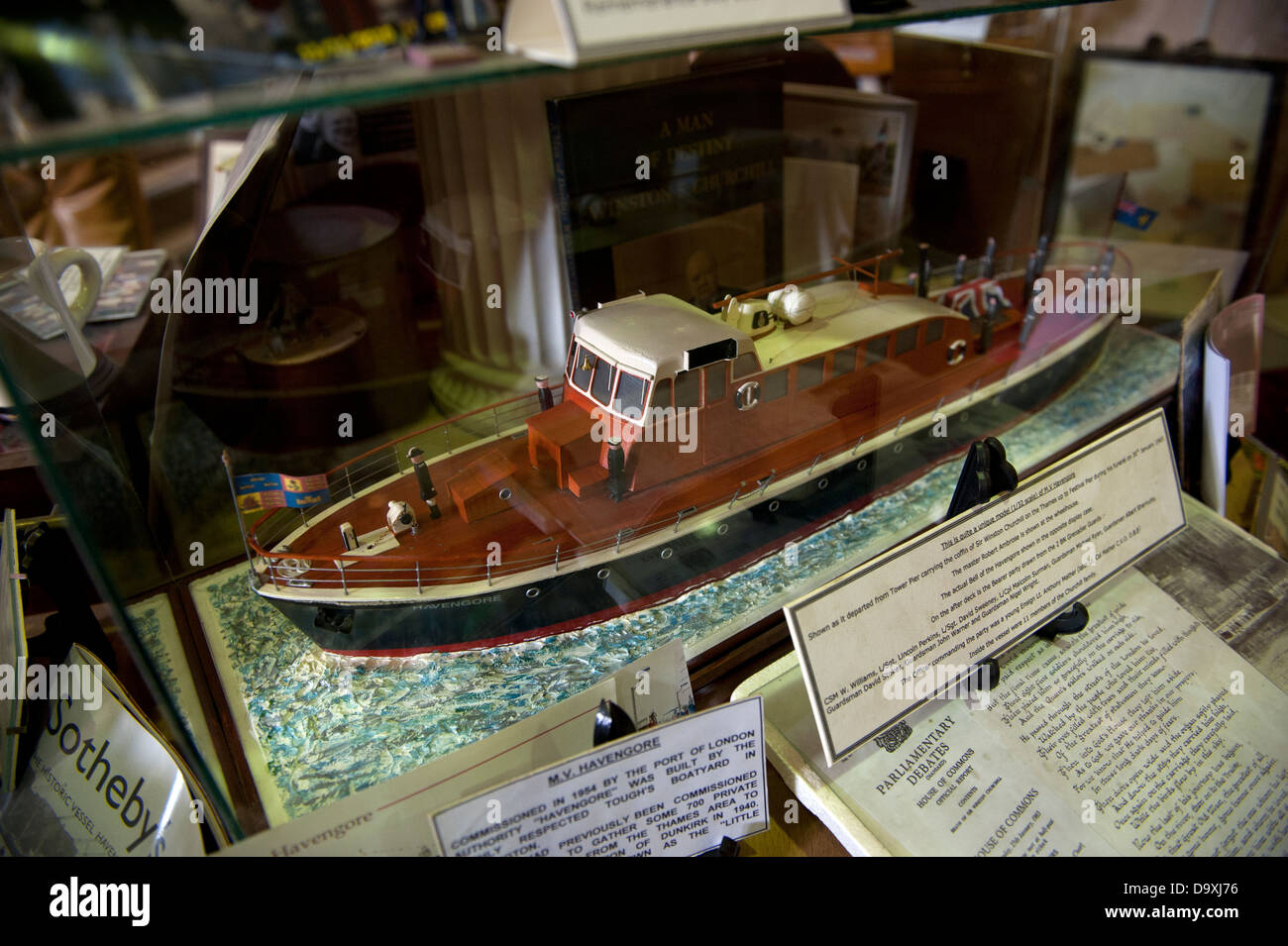 Collection de souvenirs de Churchill sous la menace à Bletchley Park, Milton Keynes, Buckinghamshire, Angleterre, accueil d'énigme. Banque D'Images