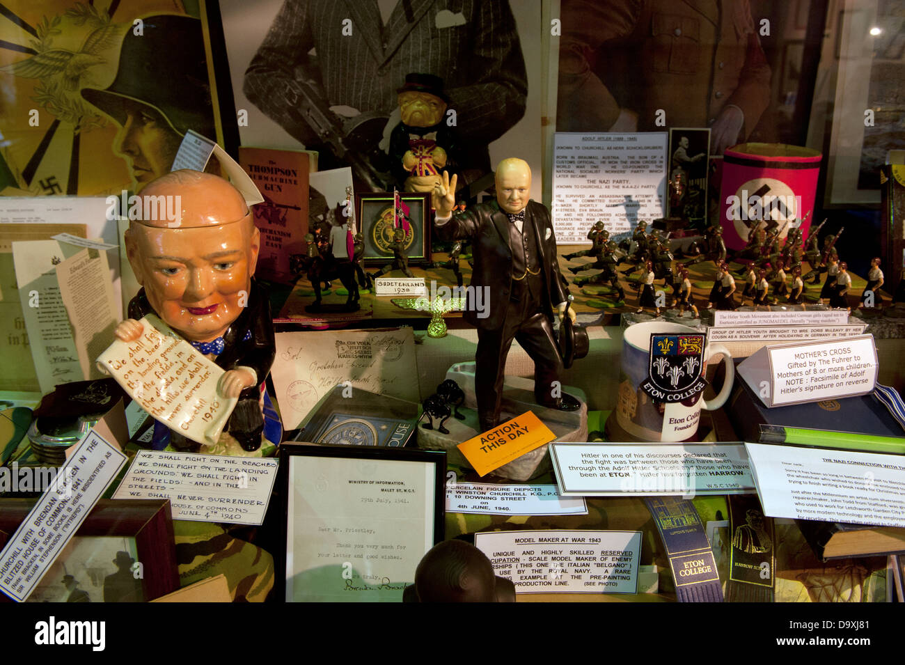 Collection de souvenirs de Churchill sous la menace à Bletchley Park, Milton Keynes, Buckinghamshire, Angleterre, accueil d'énigme. Banque D'Images