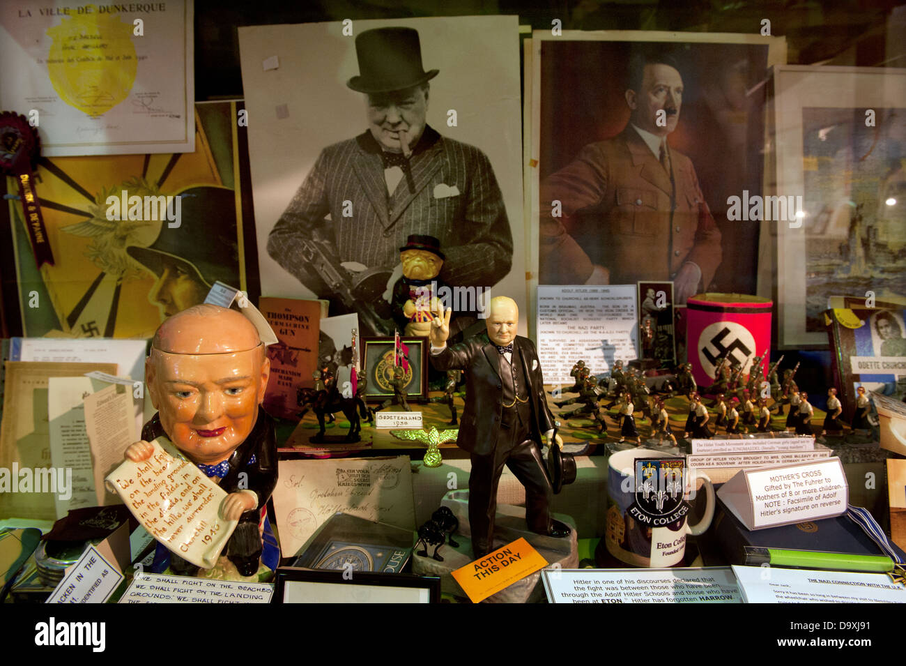 Collection de souvenirs de Churchill sous la menace à Bletchley Park, Milton Keynes, Buckinghamshire, Angleterre, accueil d'énigme. Banque D'Images