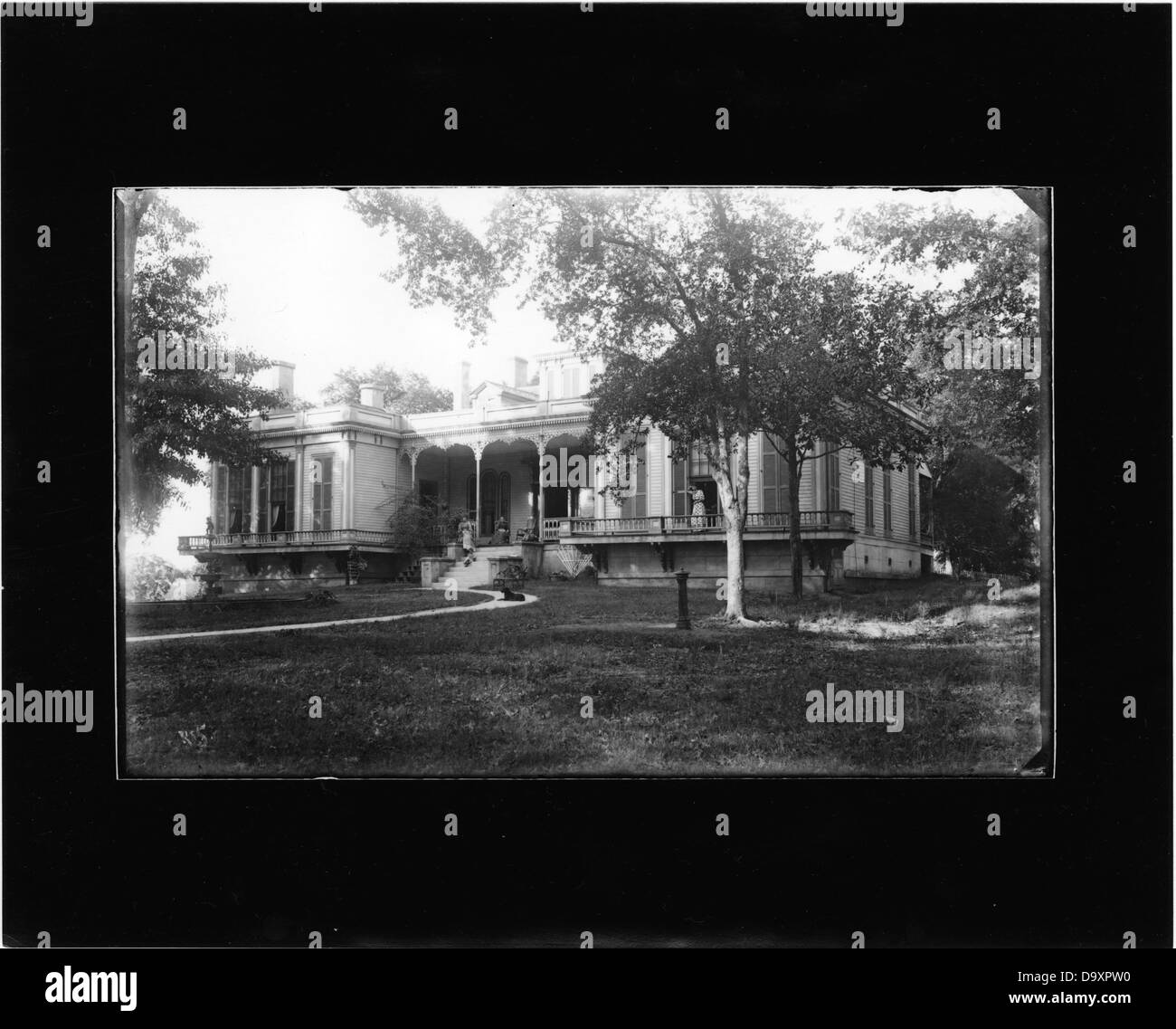 Le Wigwam est une structure emblématique, connue pour son importance traditionnelle et culturelle. Il sert de représentation symbolique du patrimoine amérindien et est reconnu pour sa forme conique distinctive. Banque D'Images