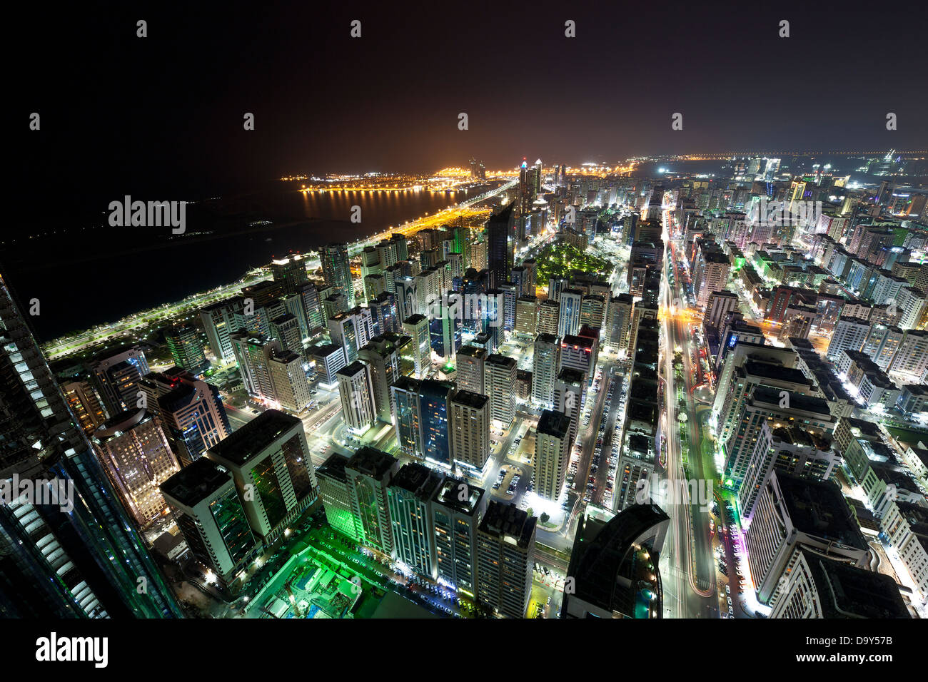 En vedette est occupé d'Abu Dhabi centre-ville commercial et résidentiel entre la route de la Corniche et Hamdan Street Banque D'Images