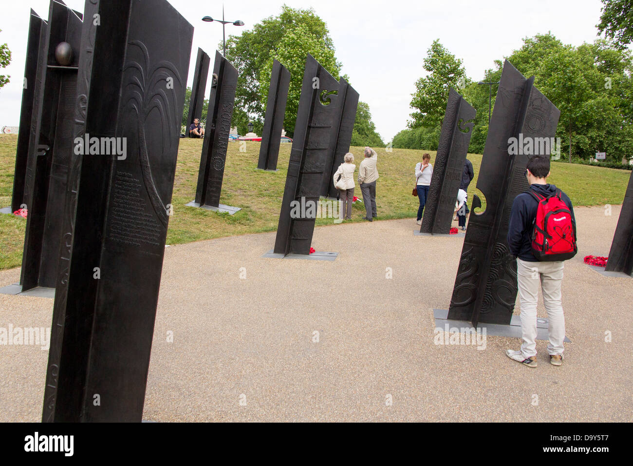 New Zealand War Memorial, aux morts des deux guerres mondiales, sur l'île de trafic à Hyde Park Corner, London Banque D'Images
