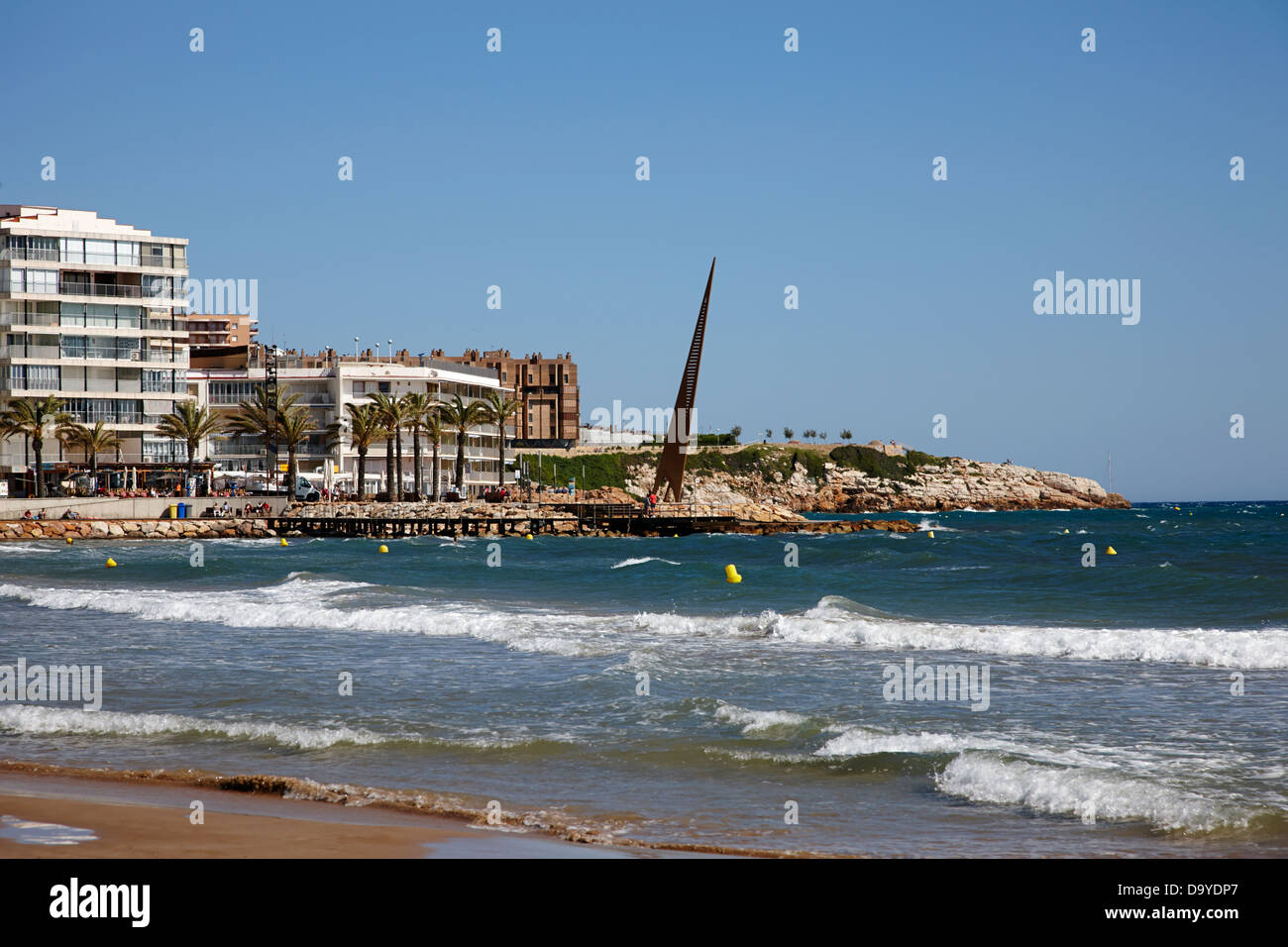 Salou Waterfront Properties et les el Pilon sculpture sur la costa dorada espagne catalogne Banque D'Images