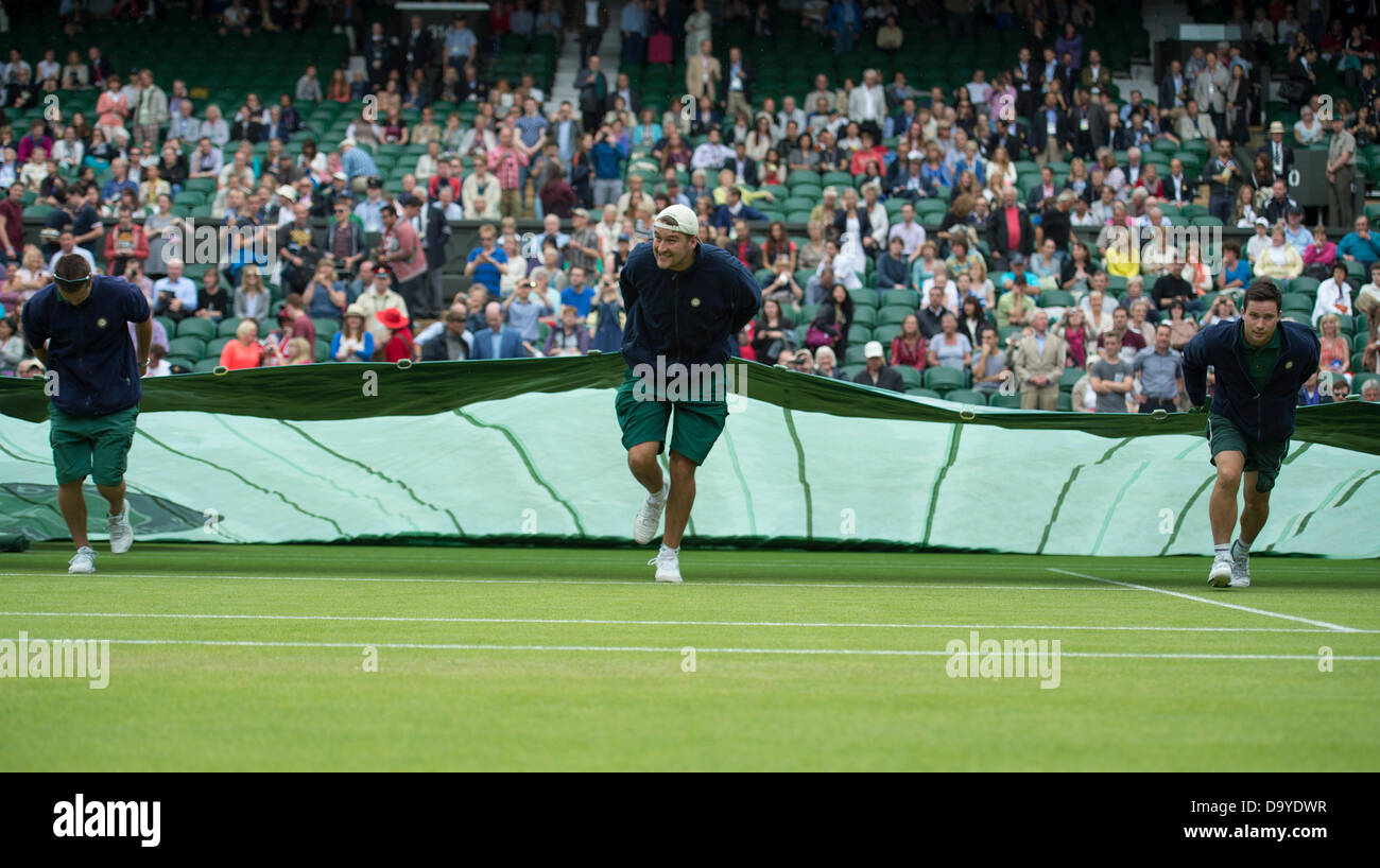 Wimbledon, Londres, Royaume-Uni. 28 juin 2013. Les Championnats de tennis de Wimbledon 2013 tenue à l'All England Lawn Tennis et croquet Club, Londres, Angleterre, Royaume-Uni. Andy Murray (GBR) [2]. Tommy Robredo (ESP) [32] sur le Court central. Le Simple messieurs - 3ème tour. Credit : Duncan Grove/Alamy Live News Banque D'Images