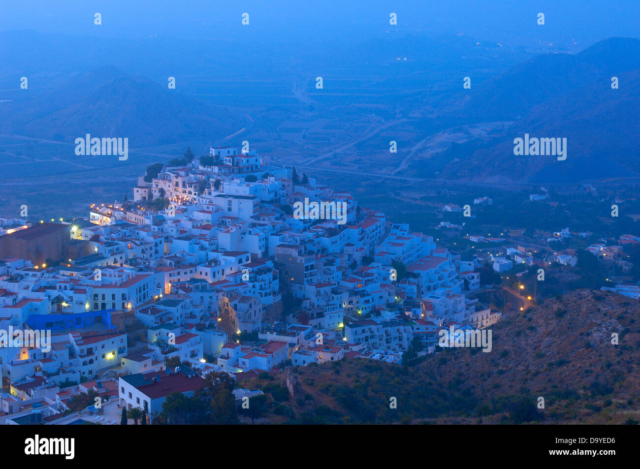 Mojacar, vieille ville au crépuscule, la province d'Almeria, Andalousie, Espagne Banque D'Images