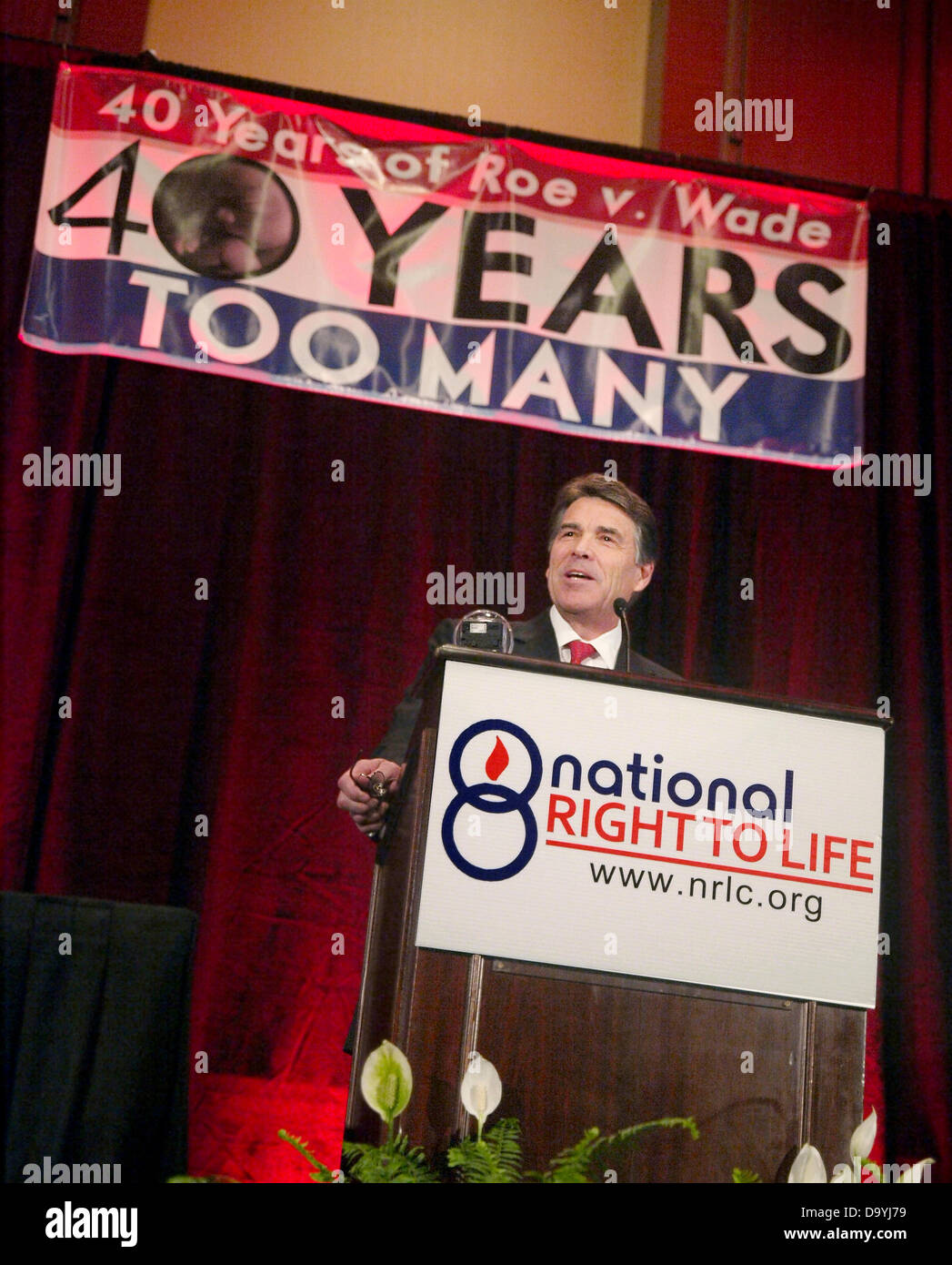 Texas, USA. 27 juin 2013. Texas Gov. Rick Perry parle du droit à la vie de la convention nationale du Comité qui a commencé jeudi, 27 juin 2013, marquant 40 ans depuis que la Cour suprême des États-Unis a statué sur le Dallas, Texas, affaire Roe contre Wade. Droit à la vie les membres sentent les embryons dans l'utérus de la mère sont un live et de vouloir arrêter les avortements. Crédit : J. G. Domke/Alamy Live News Banque D'Images