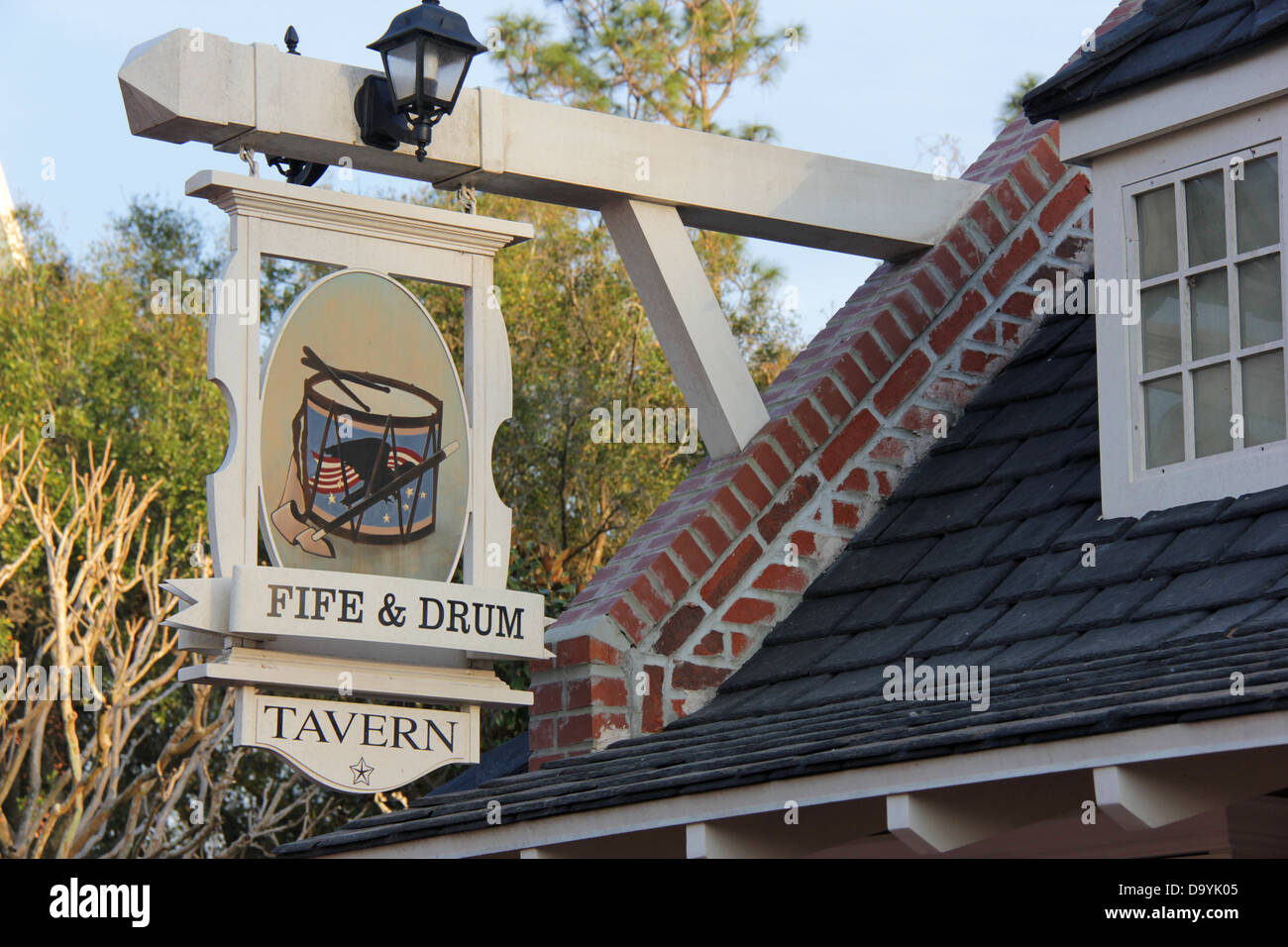 Fife and Drum Tavern signe à Epcot Center Pavillon international. Banque D'Images