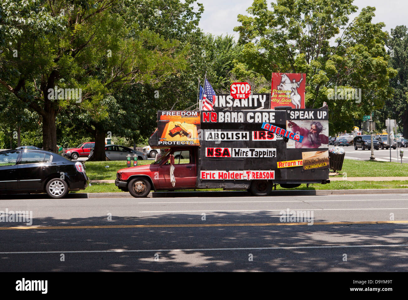 Location décorée avec des messages politiques d'extrême-droite - Washington, DC Banque D'Images