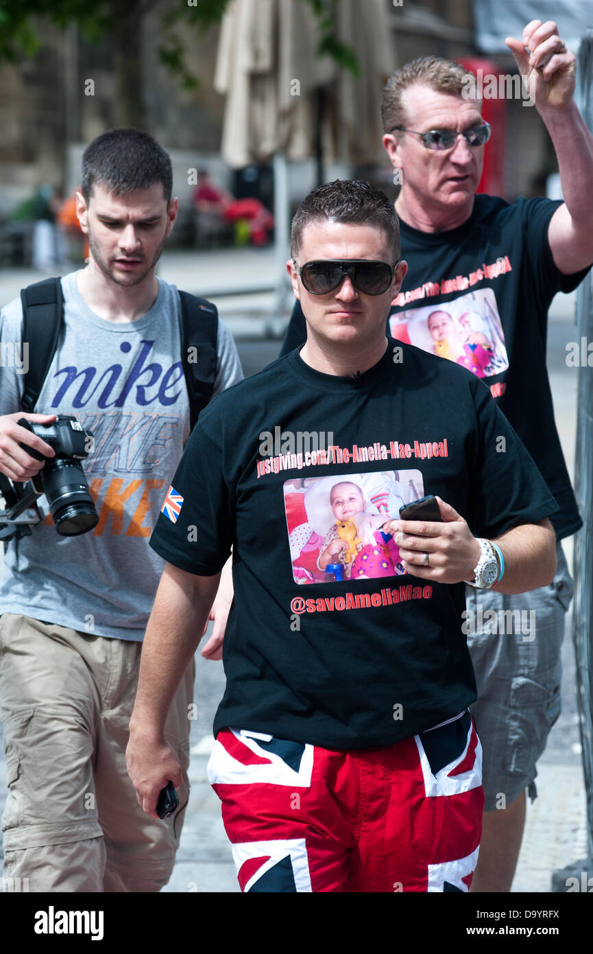 Londres, Royaume-Uni. 29 juin 2013. L'EDL Tommy Robinson et Kevin Carroll mars à Londres/Cruciatti Crédit : Piero Alamy Live News Banque D'Images
