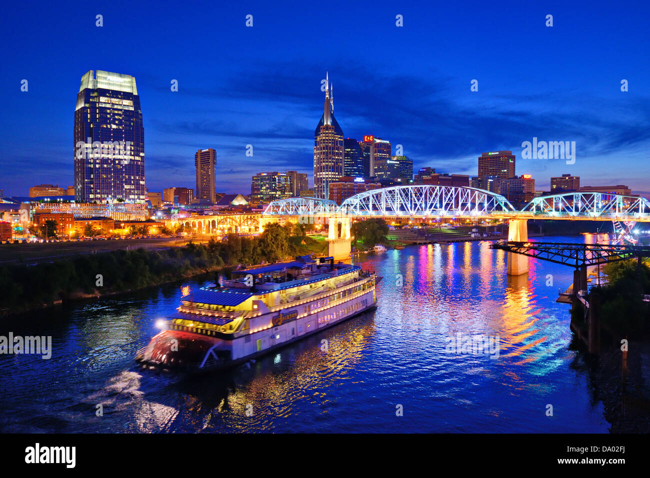 Showboat et les toits de Nashville, Tennessee, USA. Banque D'Images
