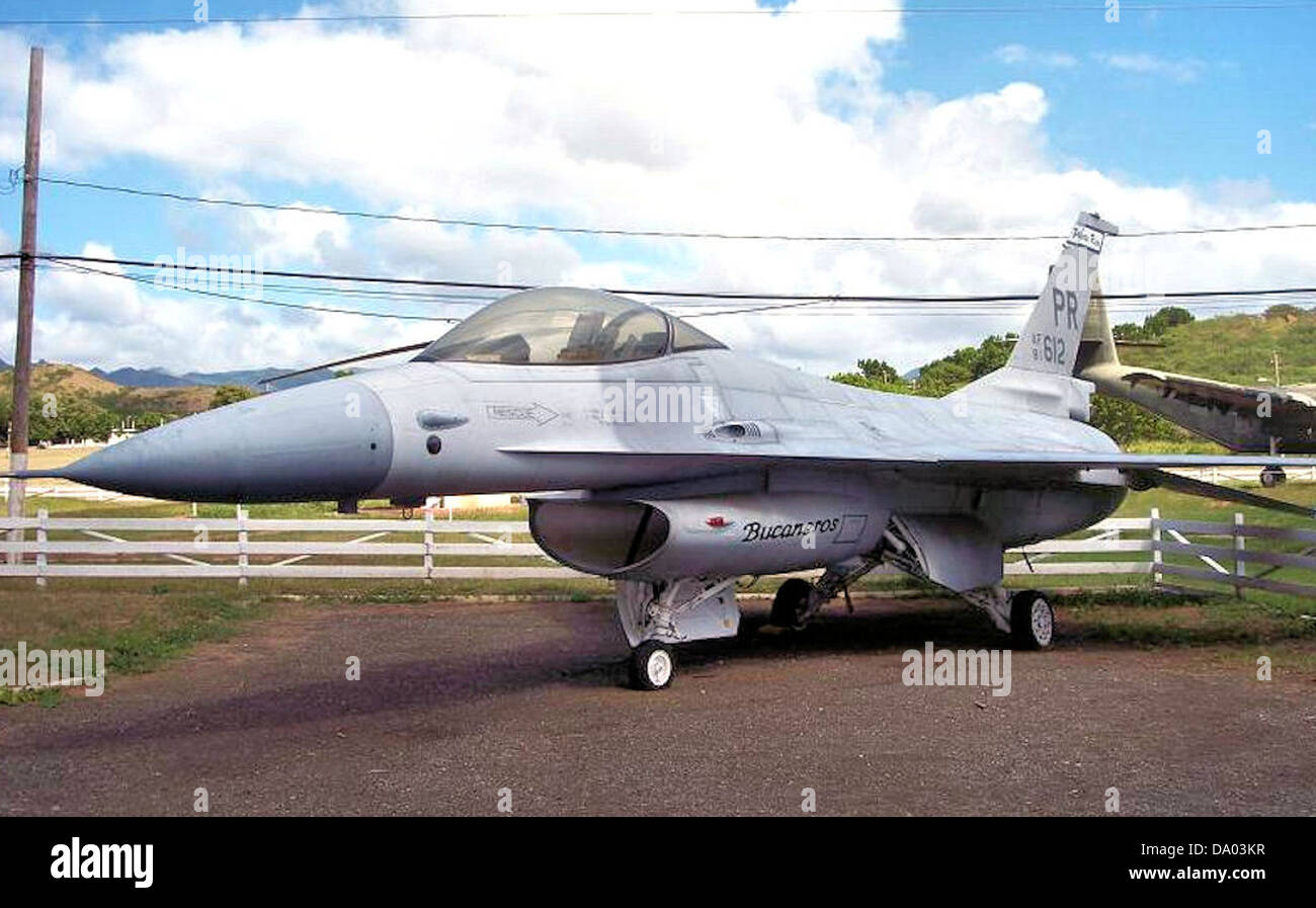 Le 198th Fighter Squadron pilote le General Dynamics F-16A Block 15B Fighting Falcon, un avion de chasse polyvalent utilisé pour les missions de combat et les opérations de supériorité aérienne. Banque D'Images