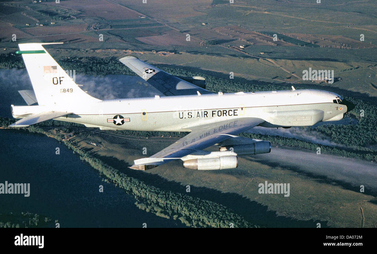 Le 55th Operations Group exploitait le RC-135U, un avion de reconnaissance utilisé par l'US Air Force pour le renseignement des signaux. Le RC-135U est équipé de systèmes de surveillance électronique sophistiqués pour recueillir des données vitales pour les opérations militaires. Banque D'Images