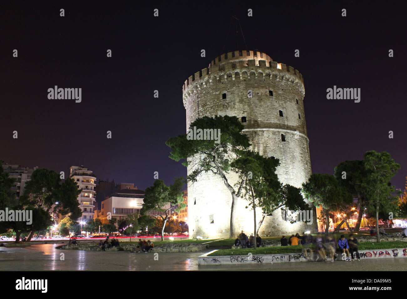 Tir de nuit de la tour blanche de Thessalonique GRÈCE Banque D'Images