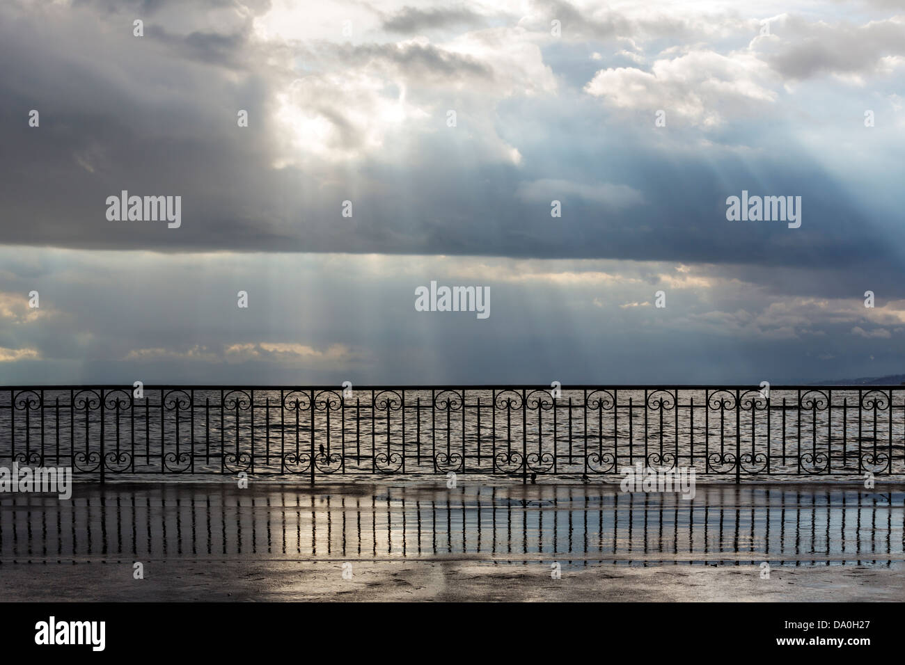 Vue depuis la promenade à Montreux sur le lac Banque D'Images