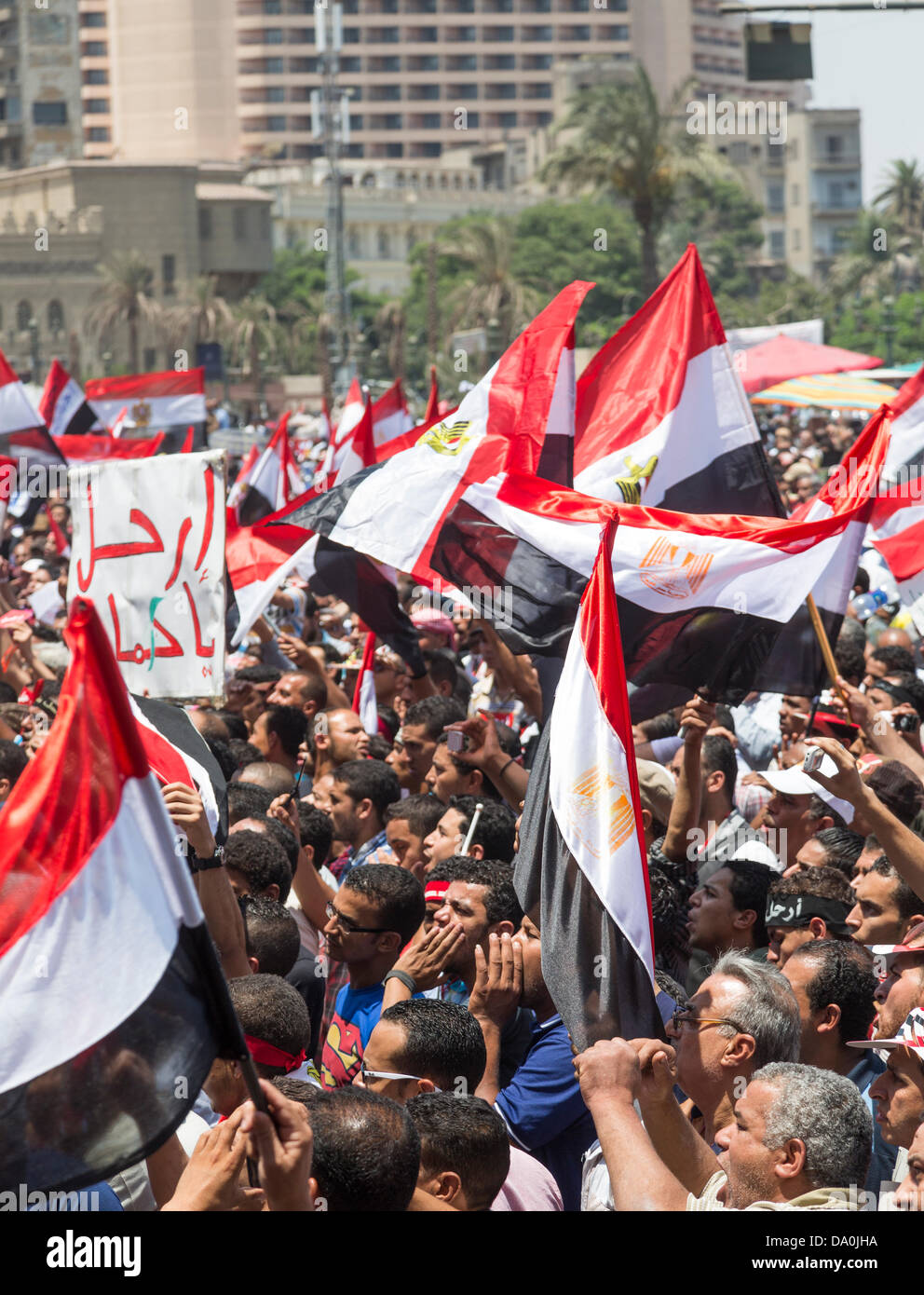 Le Caire, Égypte. 30 juin 2013 la place Tahrir, Le Caire, Égypte. Les manifestants se rassemblent pour protester contre l'état de Président Morsi et ses partisans des Frères musulmans, un an après sa victoire électorale. Banque D'Images