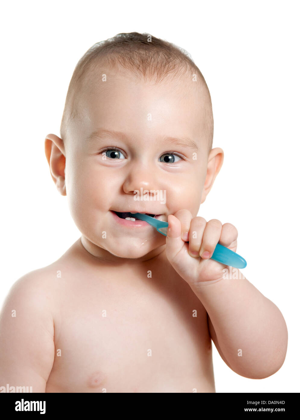 Baby Boy nettoyer les dents. Arrière-plan blanc. Banque D'Images