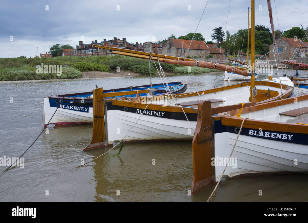 La Voile Bateaux amarrés à Blakeney à Norfolk, Angleterre Banque D'Images