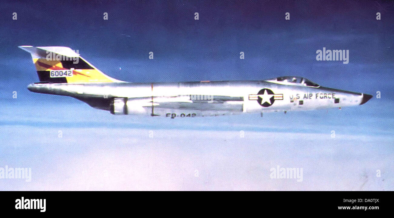 Le 15th Fighter-Interceptor Squadron exploite le F-101 Voodoo, un avion de chasse-intercepteur, à la base aérienne Davis-Monthan. Le rôle de l’escadron comprenait l’interception des avions ennemis et les opérations de défense aérienne. Banque D'Images