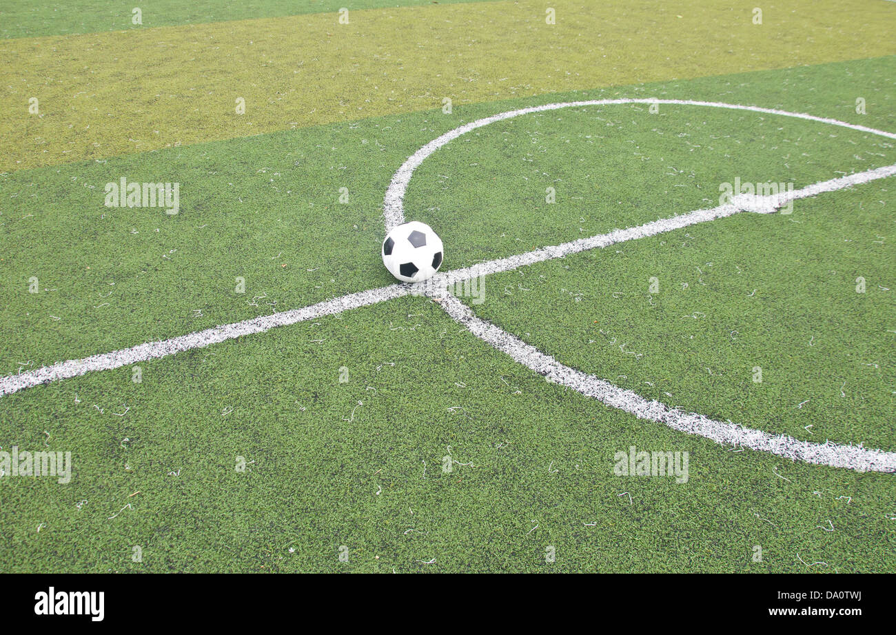 Boule noir et blanc sur l'axe de jouer Banque D'Images