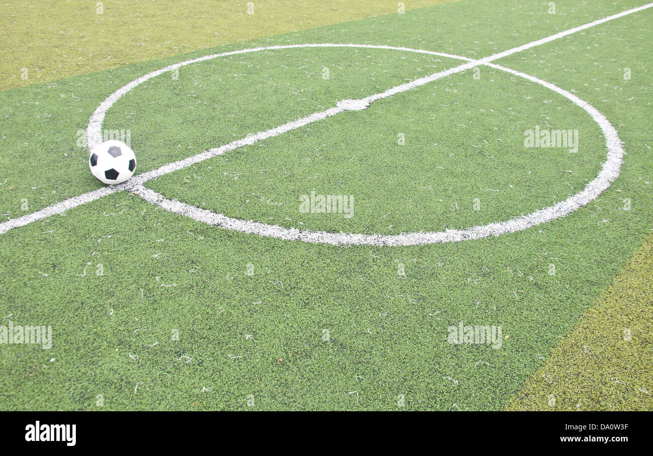 Boule noir et blanc sur l'axe de jouer Banque D'Images