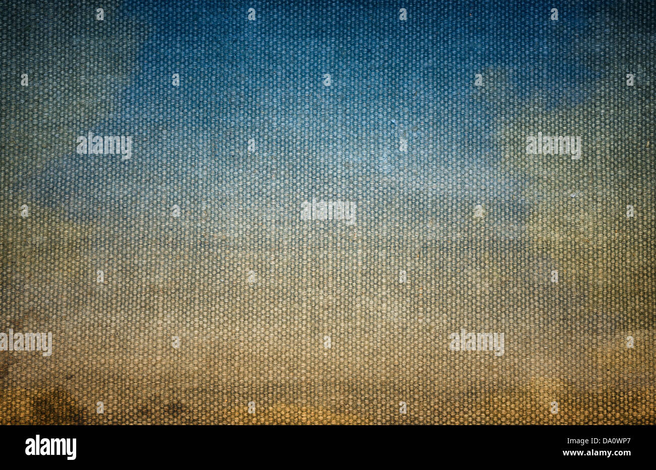 Old grunge background texture toile abstraite avec vue sur le ciel bleu et Banque D'Images