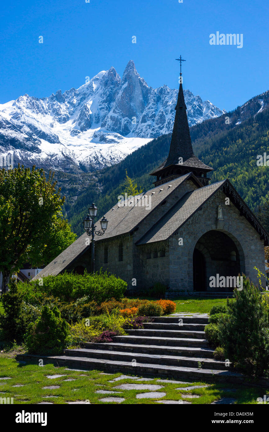 Aiguille du dru et Aiguille Verte vu de la chapelle au Praz, Chamonix Mont Blanc Banque D'Images