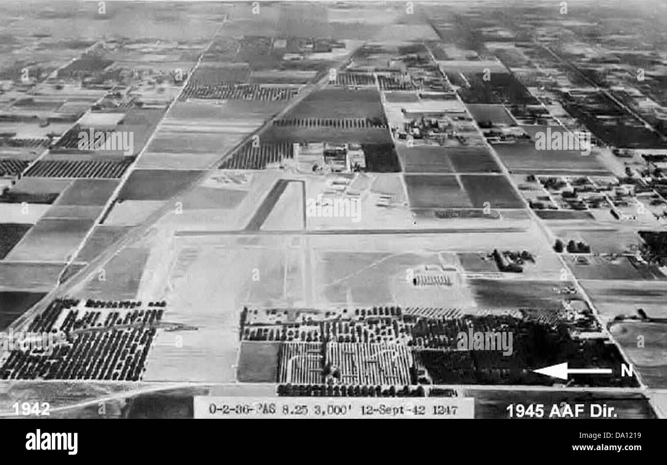 Van Nuys Army Airfield, situé en Californie, a servi d'aérodrome militaire pendant la IIe Guerre mondiale le 12 septembre 1942, il a été utilisé pour l'entraînement et les missions opérationnelles, soutenant les forces aériennes de l'armée américaine pendant la guerre. Banque D'Images