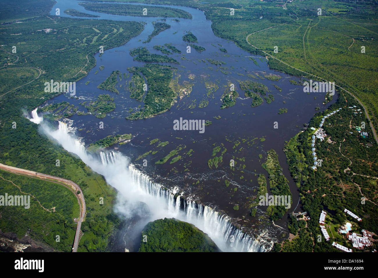 Victoria Falls ou 'Mosi-oa-Tunya" (La fumée qui tonne), et Zambèze, Zambie Zimbabwe / Afrique du Sud, la frontière Banque D'Images