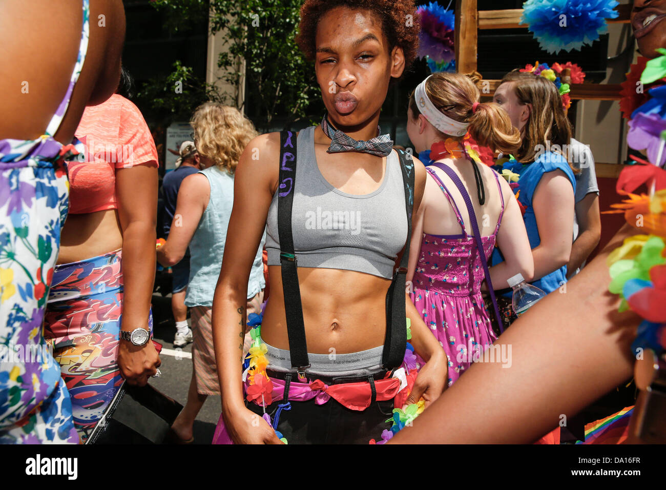 New York, USA. 30 juin 2013. La parade de la gay pride à New York était surtout après la célébration la Cour suprême a jugé qu'il était inconstitutionnel d'interdire le mariage gay. Crédit : Scott Houston/Alamy Live News Banque D'Images