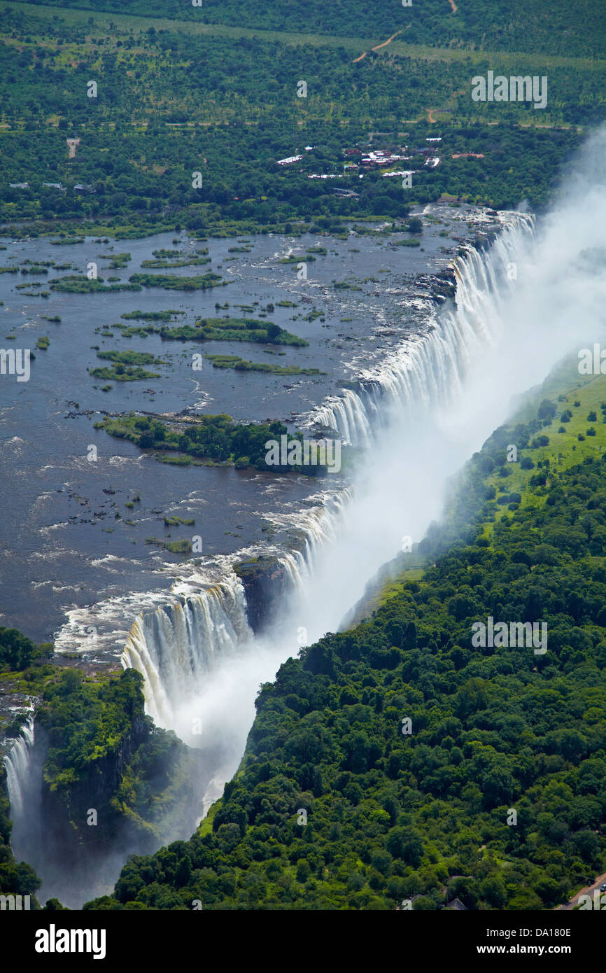 Victoria Falls ou 'Mosi-oa-Tunya" (La fumée qui tonne), et Zambèze, Zambie Zimbabwe / Afrique du Sud, la frontière Banque D'Images
