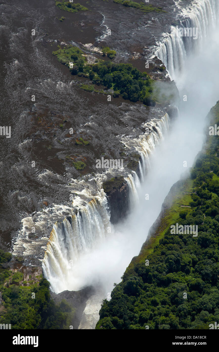 Victoria Falls ou 'Mosi-oa-Tunya" (La fumée qui tonne), et Zambèze, Zambie Zimbabwe / Afrique du Sud, la frontière Banque D'Images