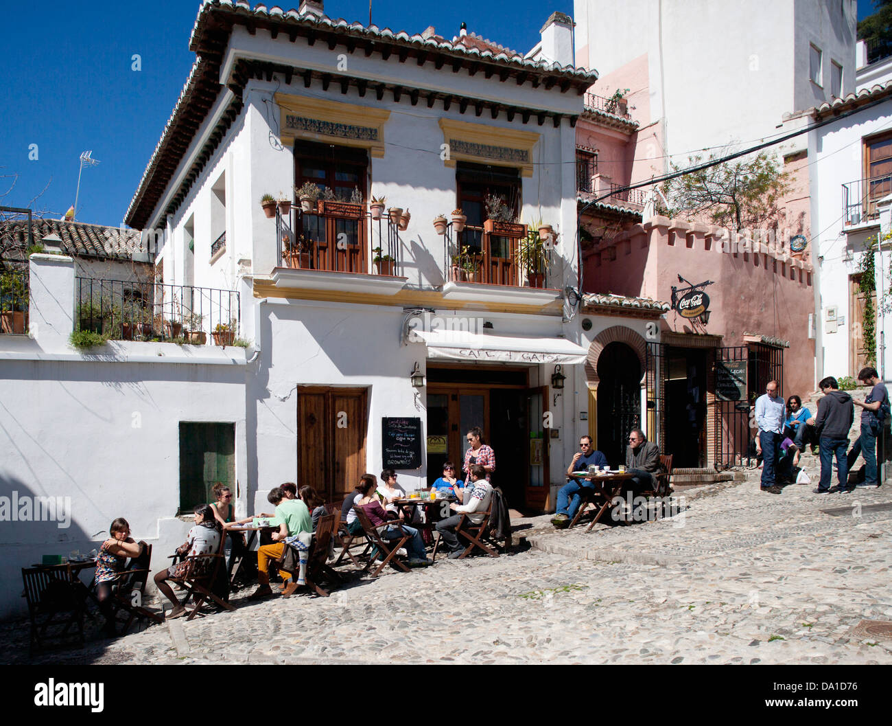 L'Espagne, Grenade, les gens assis au restaurant Banque D'Images