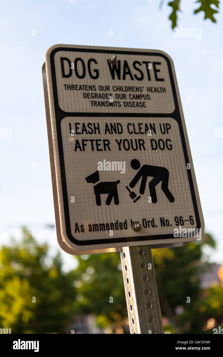 Signe des déchets de chien. Banque D'Images