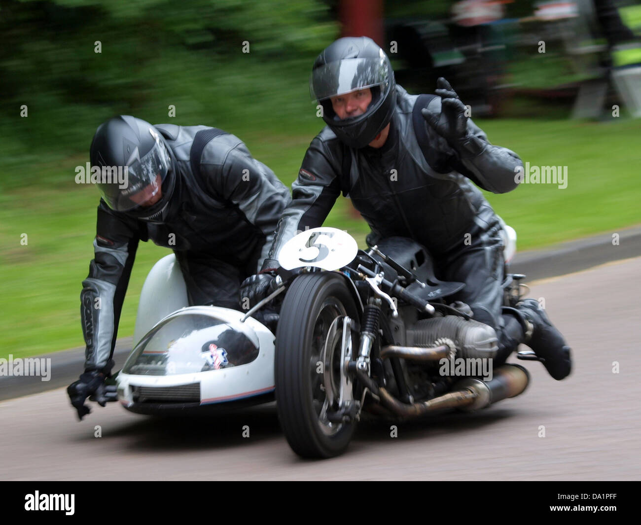 Cette image présente la combinaison BMW No5, faisant probablement référence à un modèle de moto ou de véhicule produit par BMW, éventuellement avec un side-car ou une configuration unique. Banque D'Images